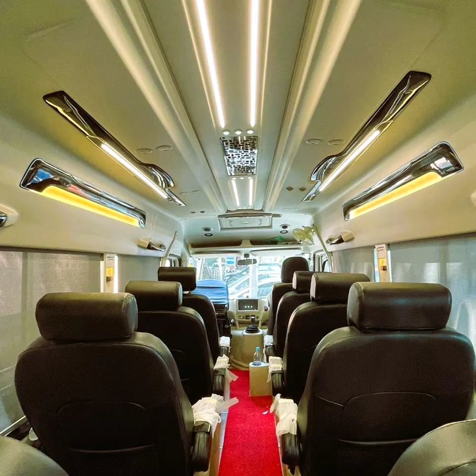 12 Seater Maharaja Traveller in Dehradun