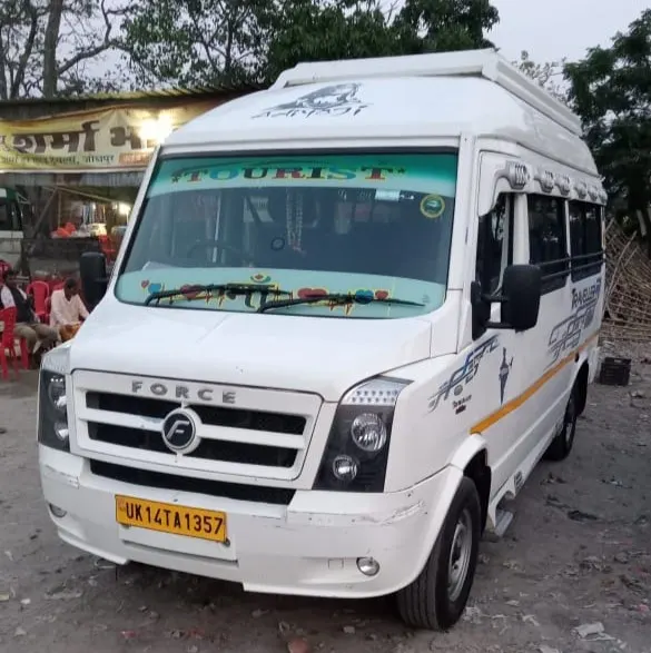 9 Seater Tempo Traveller in Dehradun