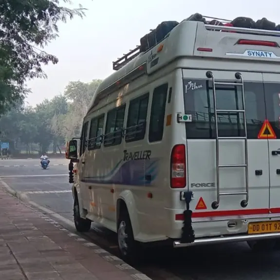 15 Seater Tempo Traveller in Dehradun